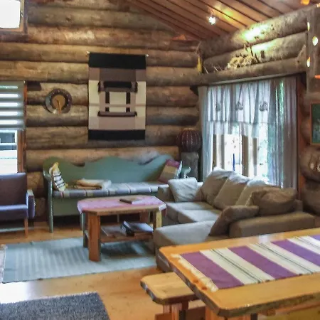 Holiday Home Toermaepaeaesky Ruka